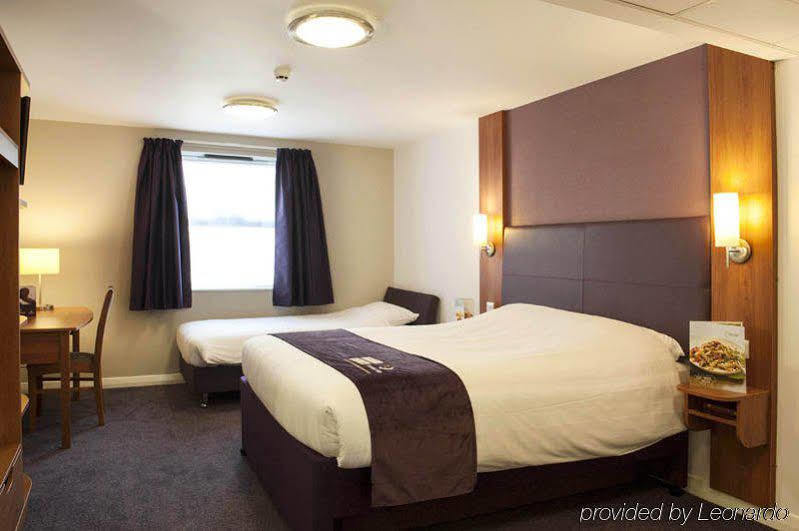 Premier Inn London Croydon Town Centre Exterior foto